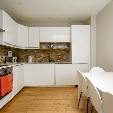 Gorgeous 4 Bed Right Beside The Meadows Apartment Edinburgh