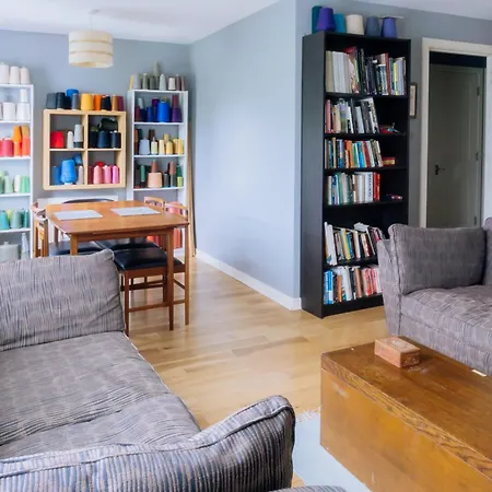 Stylish 3 Bedroom Near Hollyrood Park Vakantiehuis *