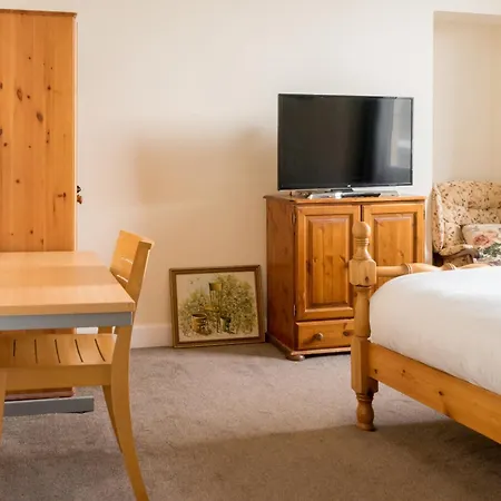 Charming And Relaxing 2bd Flat - Abbeyhill Apartment Edinburgh