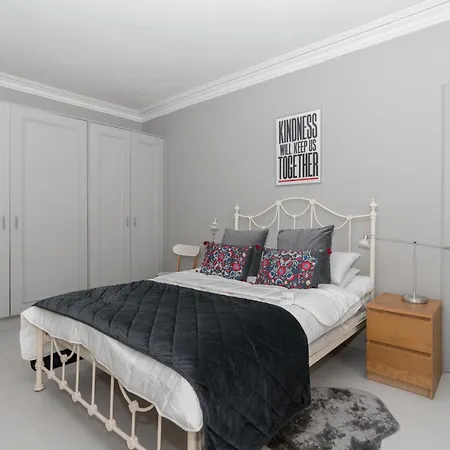 아파트 Beautiful & Bright 2bd Flat - Haymarket 에든버러