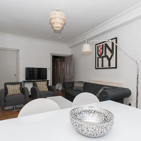 Beautiful & Bright 2bd Flat - Haymarket