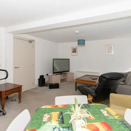 Homely And Central 2bd Flat - Leith *