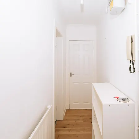 Sleek & Central 2bd Flat - Haymarket Appartamento Edimburgo