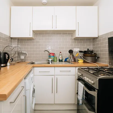 Sleek & Central 2bd Flat - Haymarket Edimburgo