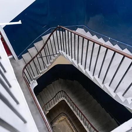 & Modern 2bd Flat - *