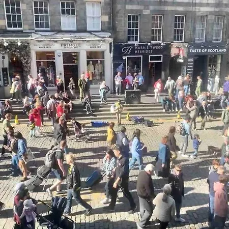 16th Century Courtyard On The Royal Mile アパート