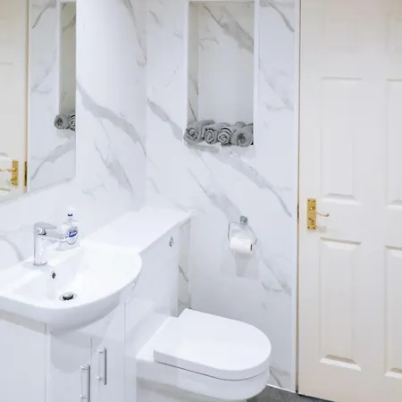 Snug & Serene 2bd Flat - Roseburn Edinburgh