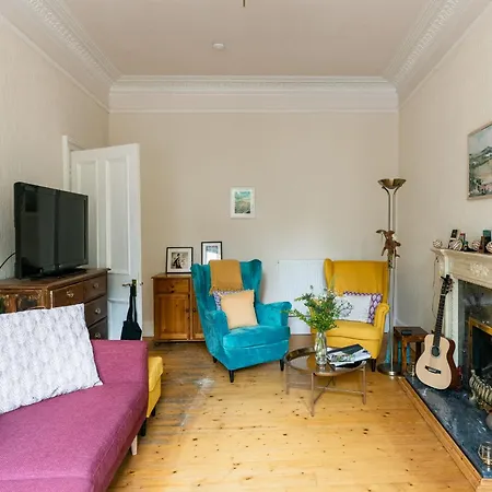 Palm Tree Apartment- Period With Cat Appartement *