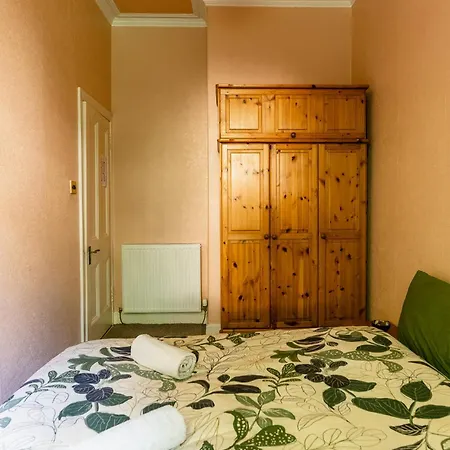 Appartement Palm Tree Apartment- Period With Cat