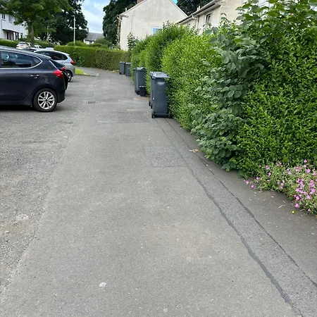 3 Double Bedrooms Free Parking *