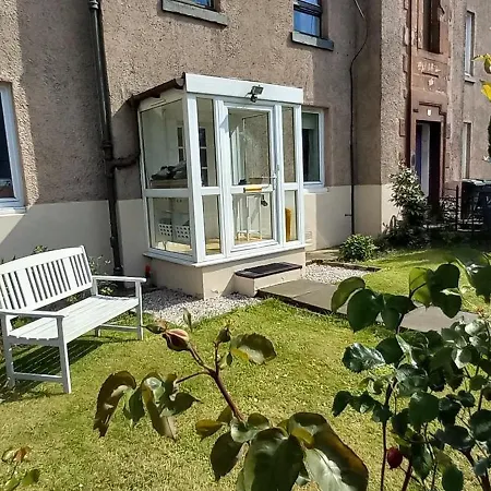 2 Bed With Garden Near Centre & Beach, Free Parking
