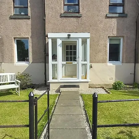 2 Bed With Garden Near Centre & Beach, Free Parking Apartment Edinburgh