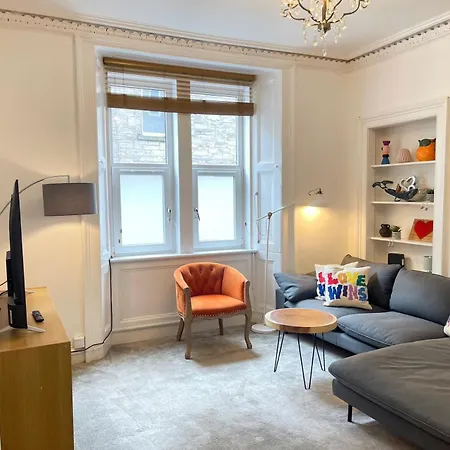 Lovely Two Bedrooms Apartment Edinburgh