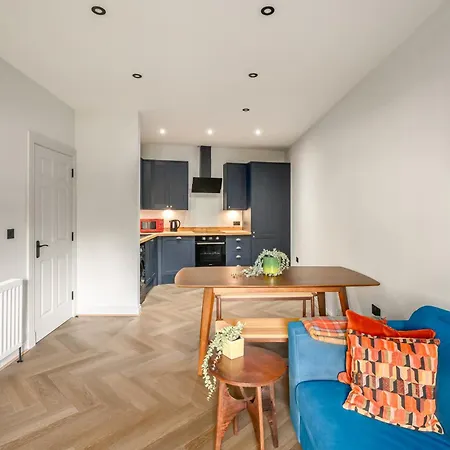 Trinity Flats By The House Of Danu * Edinburgh