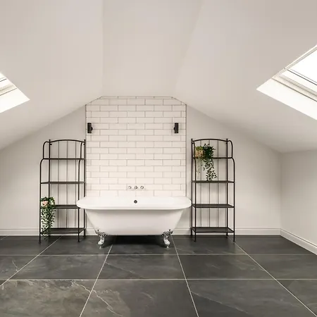 Apartment Trinity Flats By The House Of Danu Edinburgh