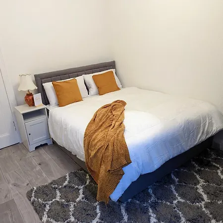 Cozy In Center Edinburg