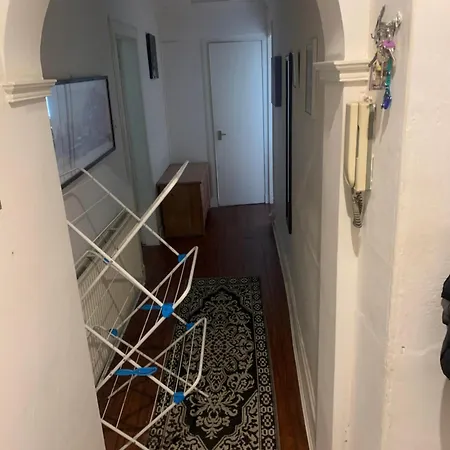 Escape - Large 1 Bedroom *