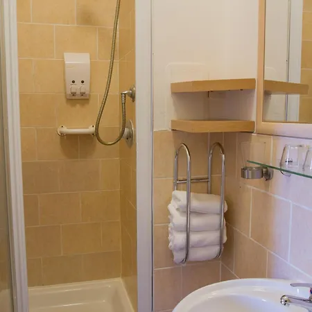 Thistle Hotell 3*