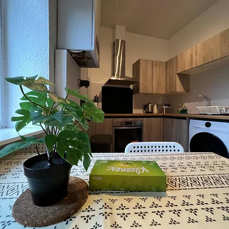 Апартаменты Spacious Boutique Two-bedroom Next To The Castle Эдинбург