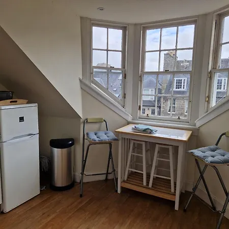 Rose Street 4 Bedroom Apartment