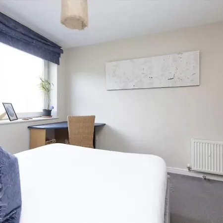 Stylish Flat With Free Parking Apartment *