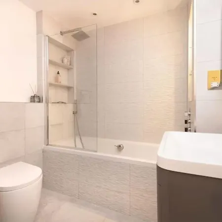 Stylish Flat With Free Parking Edinburgh