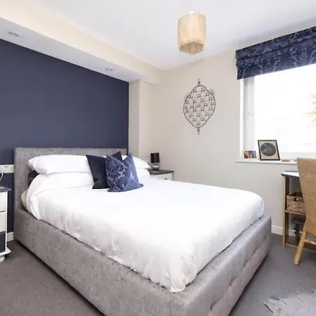 Apartment Stylish Flat With Free Parking