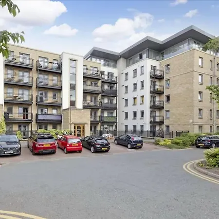 Stylish Flat With Free Parking Apartment *