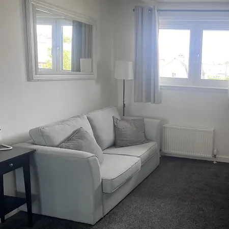 2 Bed Flat - Sleeps 4 - Pets - Parking - Wifi Edinburgh