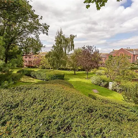 Orchard Brae Apartment