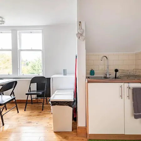 Lady Road Apartment