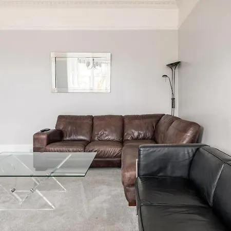 Lady Road Apartment