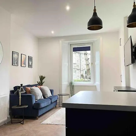 West Montgomery Place Apartment *