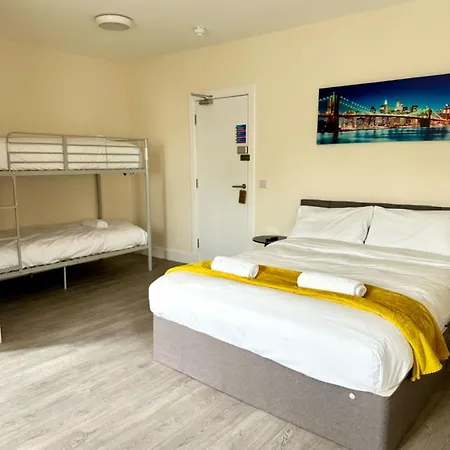 Full House 3* Edinburg