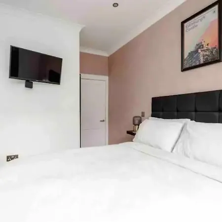 Amazing - Avondale Pl By Stockbridge * Edinburgh