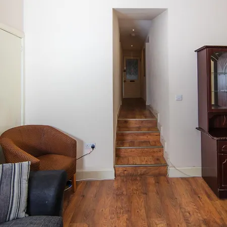 Apartament Colourful Near Carlton Hill