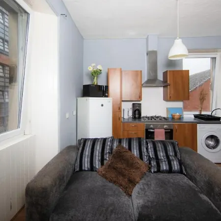 Daire Cozy In Leith *