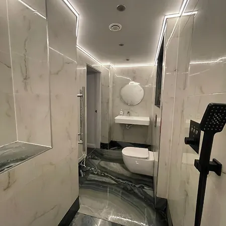 2bedroom & Steam Room! Edinburgh