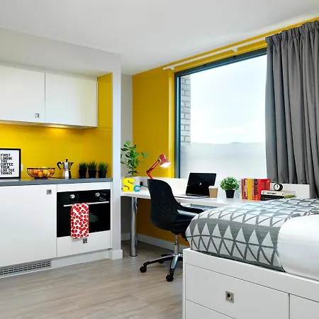 Joivy Comfy Closeby Fringe Venues - Adults Only Apartmán *