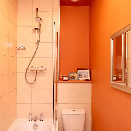 Inspiring 2-bedroom Apartament Edynburg