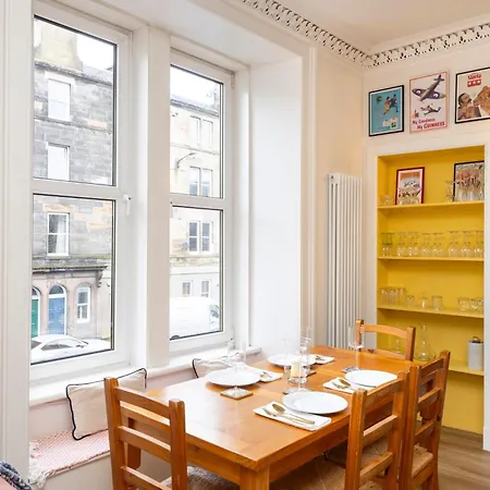 Inspiring 2-bedroom Edinburgh