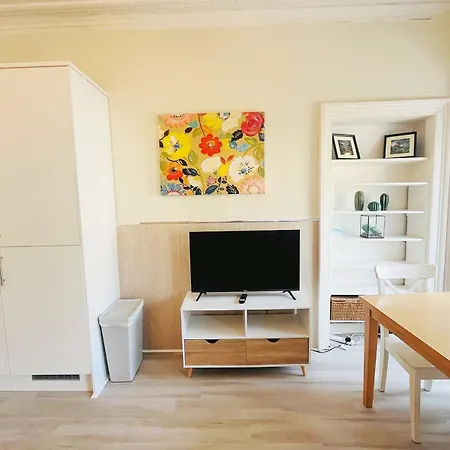 One Bedroom Behind Castle On The 3rd Floor Edinburg