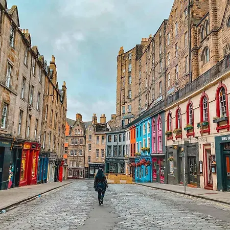 Victoria Street View Flat In Eb10