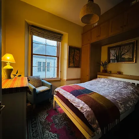 Central Deluxe Queen Homestay *