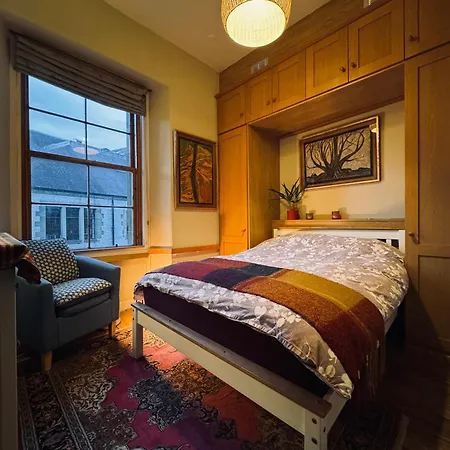 Homestay Central Deluxe Queen Edinburgh