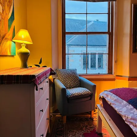 Homestay Central Deluxe Queen Edinburgh