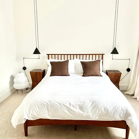 Bright Old Town Centre Apartment