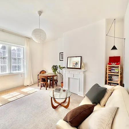 Apartment Bright Old Town Centre