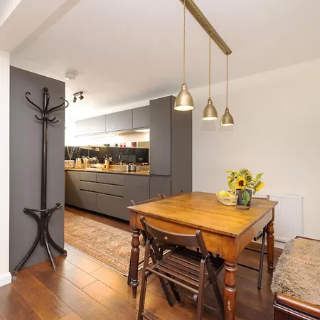 Apartment Joivy Delightful Maisonette Near Castle Edinburgh