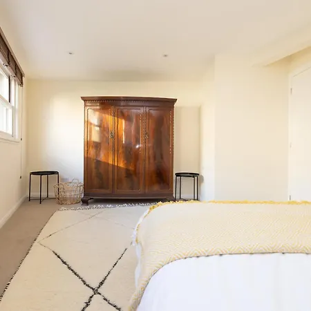 Delightful Maisonette Near Castle *